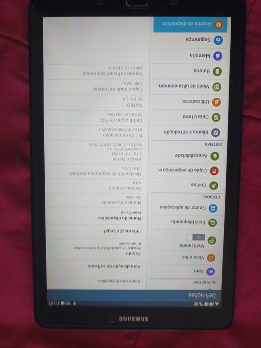 Telemóvel. Tablet. Relógio