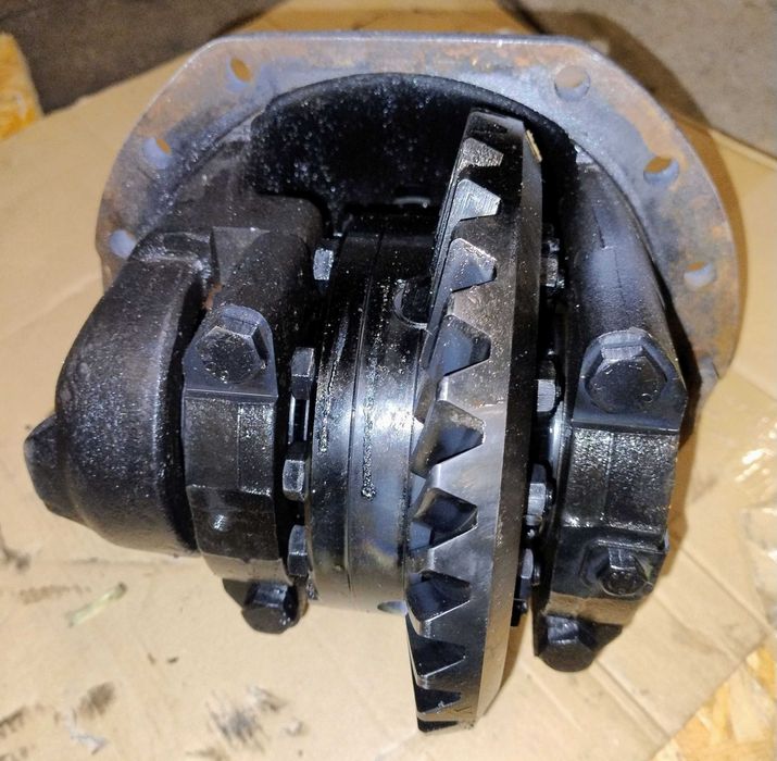 Mechanizm różnicowy, atak przedniego napędu Massey Ferguson 3050