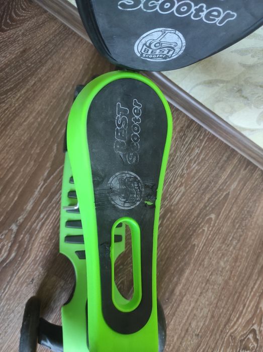 Самокат трьохколісний