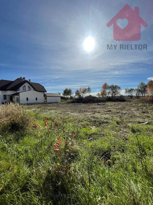 Продаж ділянки в Сторожниці