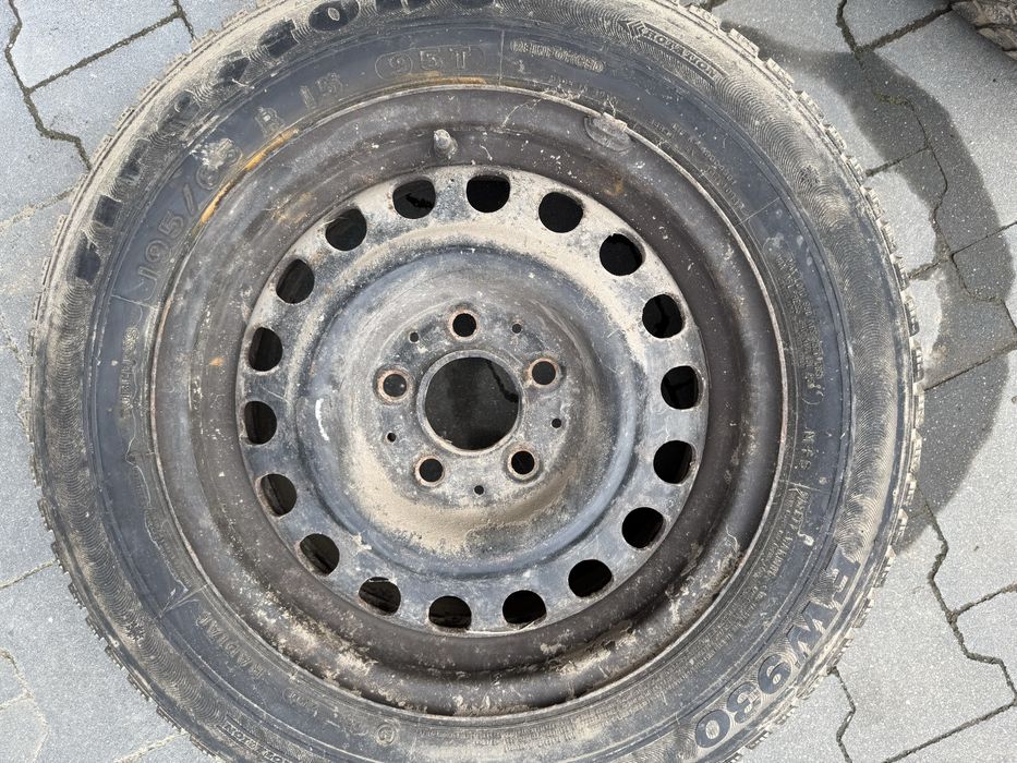 Koła 2 szt. 195/65 R15 TIRESTONE
