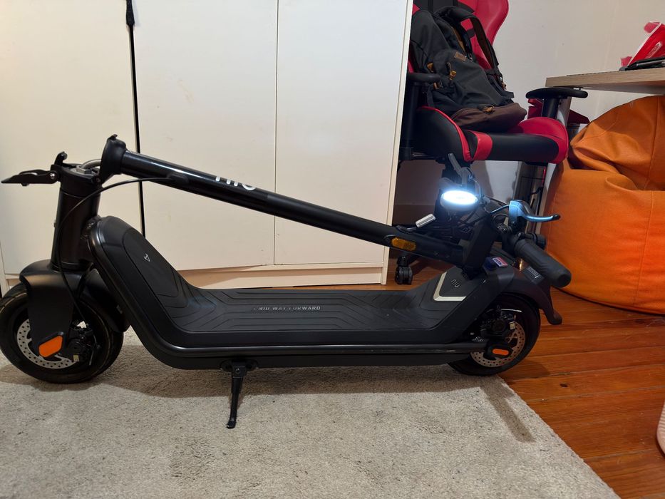 Trotinete Elétrica NIU KQi3 PRO— Como Nova, 182 km, Garantia até 2027