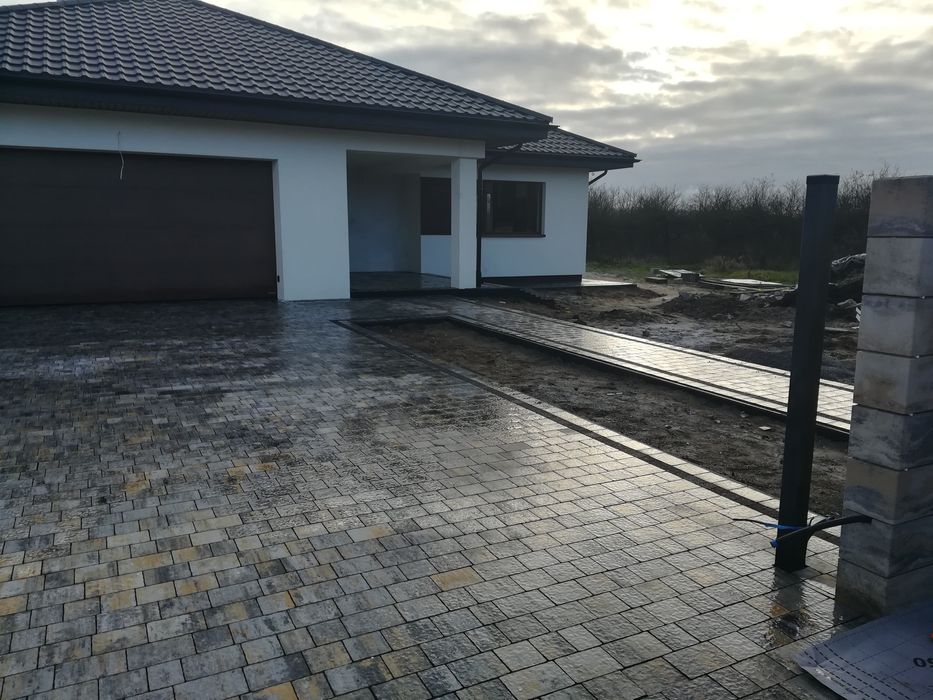 Profesjonalne Układanie Kostki Brukowej.
