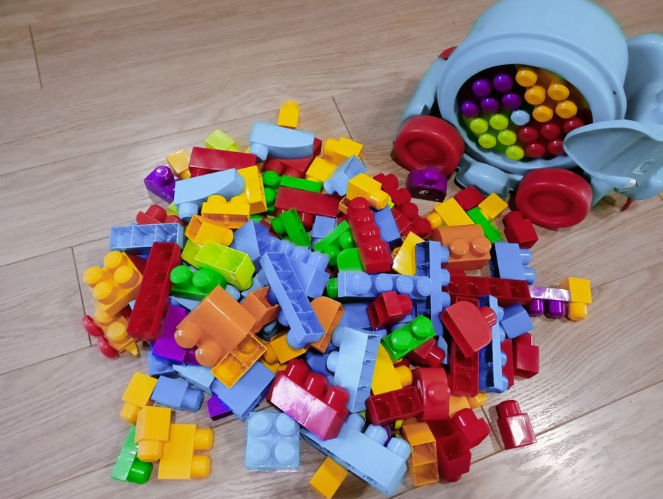 Klocki Mega Blocks 140 el. 2 komplety  + Spacerowy Słonik Fischer Pric