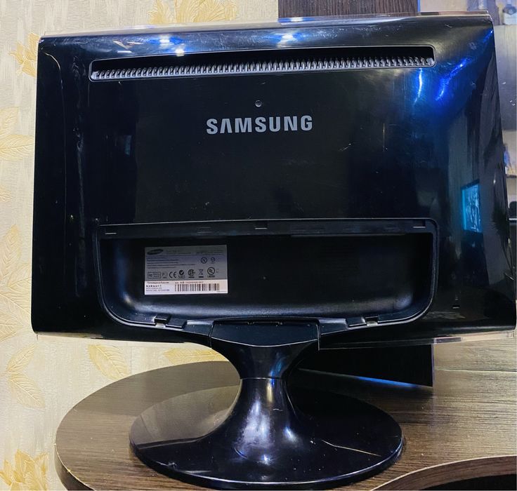 Монитор Sumsung,диагональ 22 дюйма