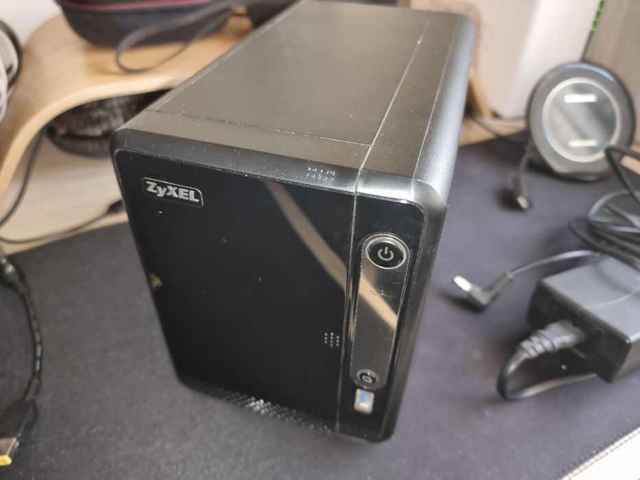 NAS Zyxel 325v2 (Sem HDD)