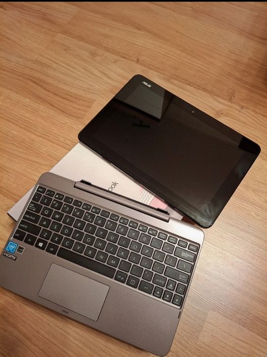 Mały laptop tablet 10.1 cala Asus Transformer Book