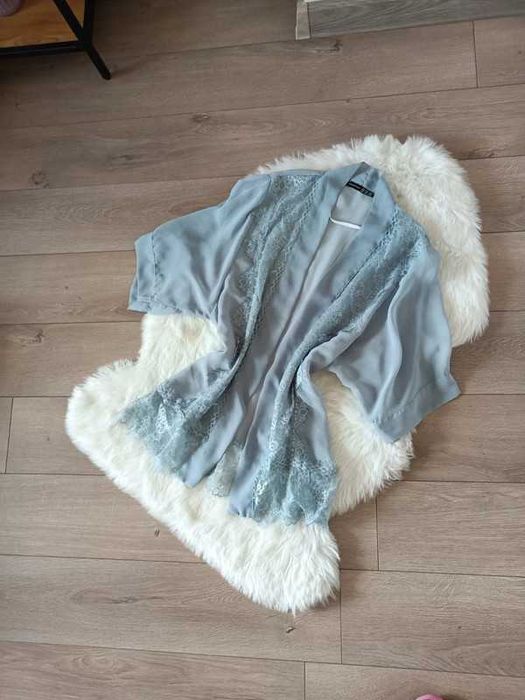 Krótki elegancki szlafrok narzutka kimono XS-M
