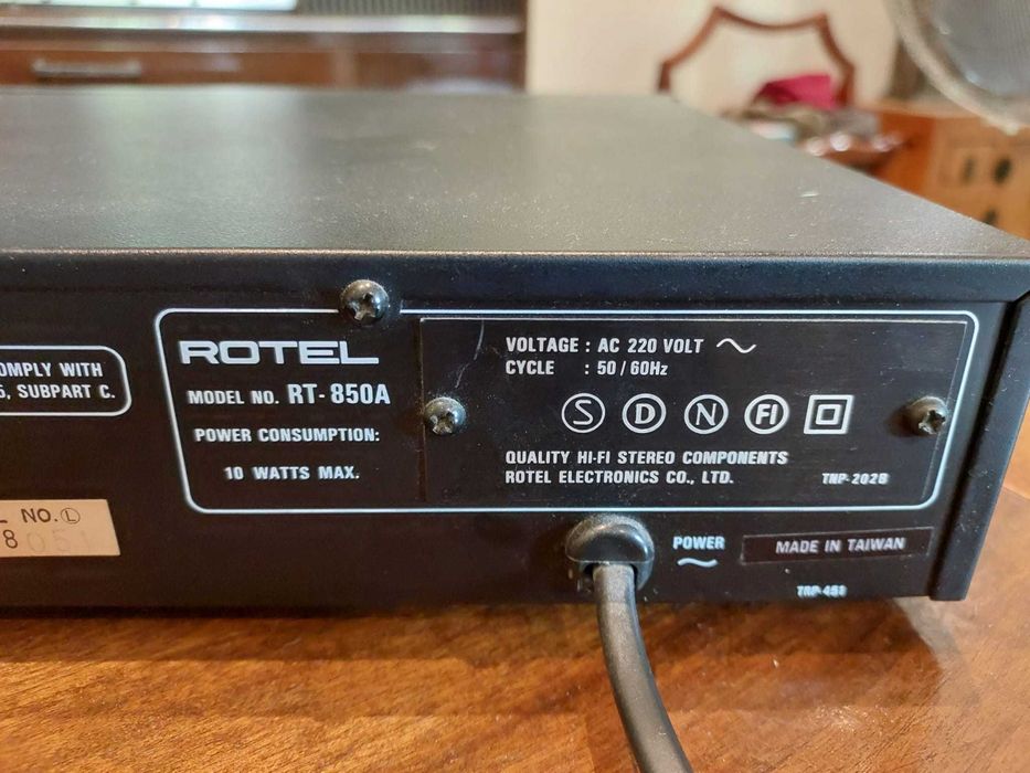Rotel RT-850A — Sintonizador FM/AM