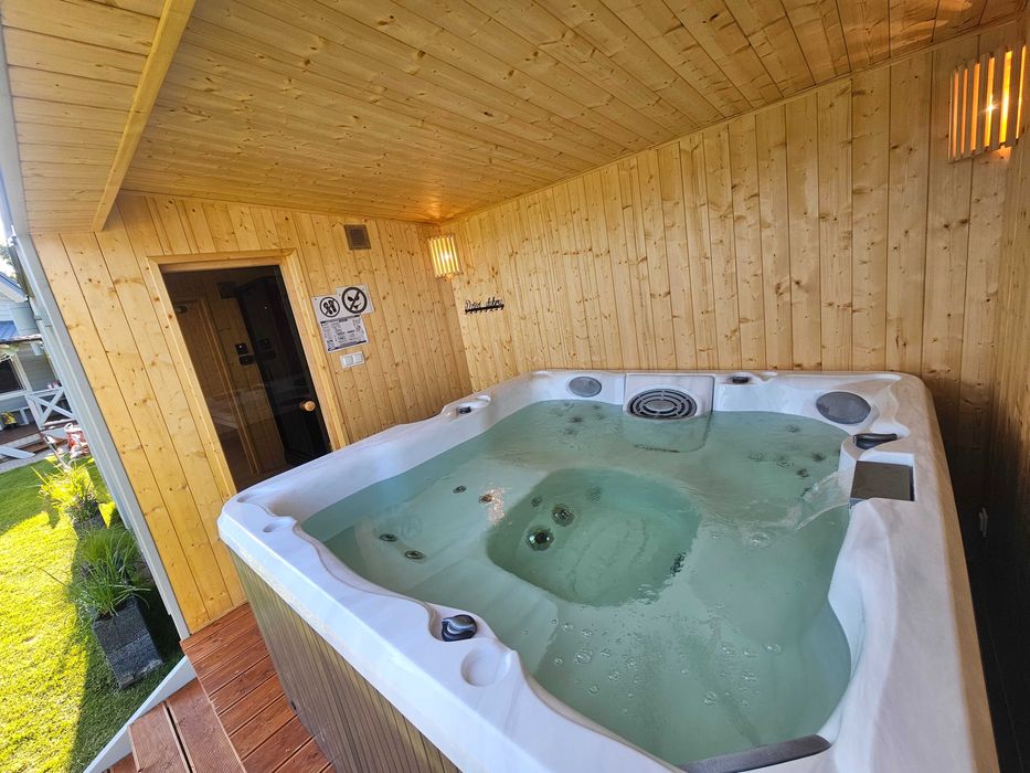 Domki całoroczne wajacje basen podgrzewany sauna jacuzzi majówka
