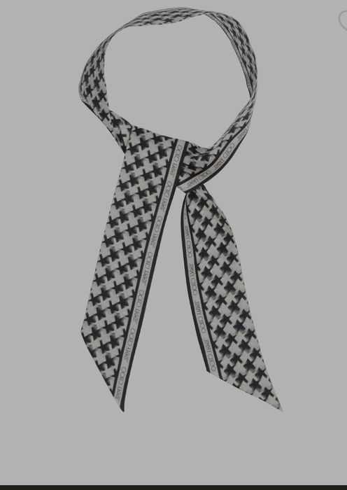 Шовковий шарф від Jimmy Choо