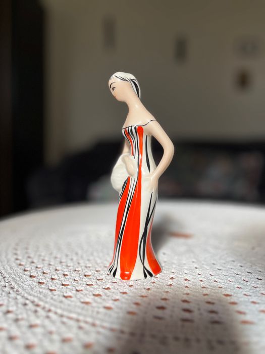 Figurka Grzybiarka (Dama z koszem) –WAWEL, 1957 r.