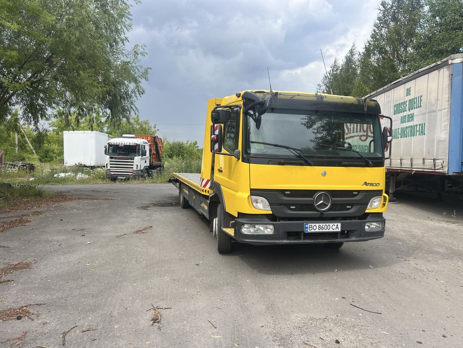 Продається евакуатор Atego