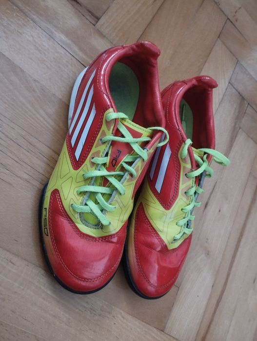 Adidas F50 halówki turfy groszki rozm.35 mało używane