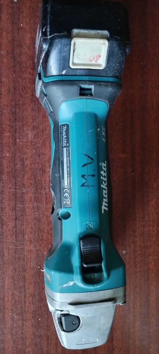 Бездротова кутова шліфувальна машина Makita DGA 452 BGA 18V LXT.