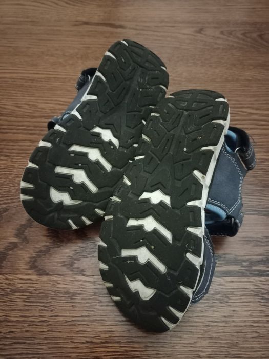 Дитячі босоніжки.