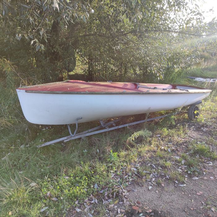 Łódka żaglówka, wózek, żagiel