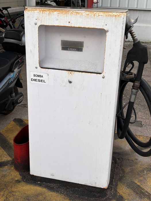 Bomba de Gasóleo Antiga Industrial