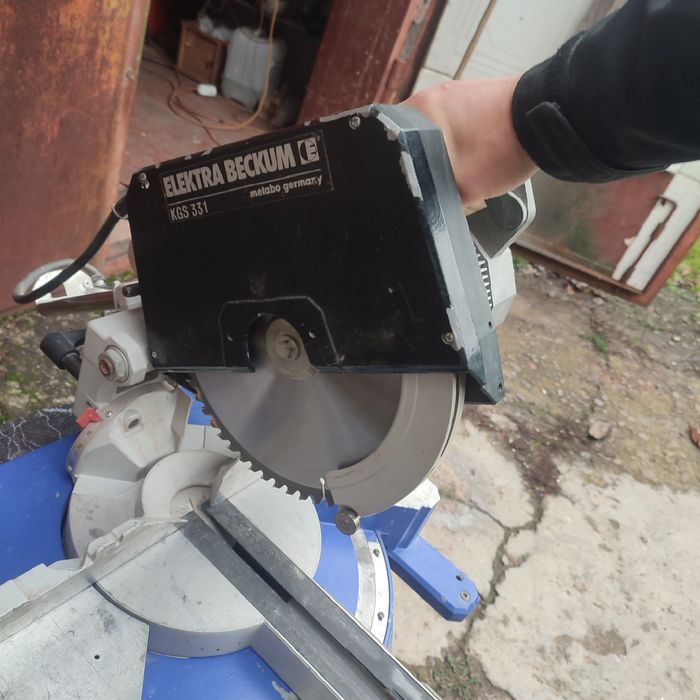 Торцовка з протяжкою Elektra Beckum KGS301 (Metabo)