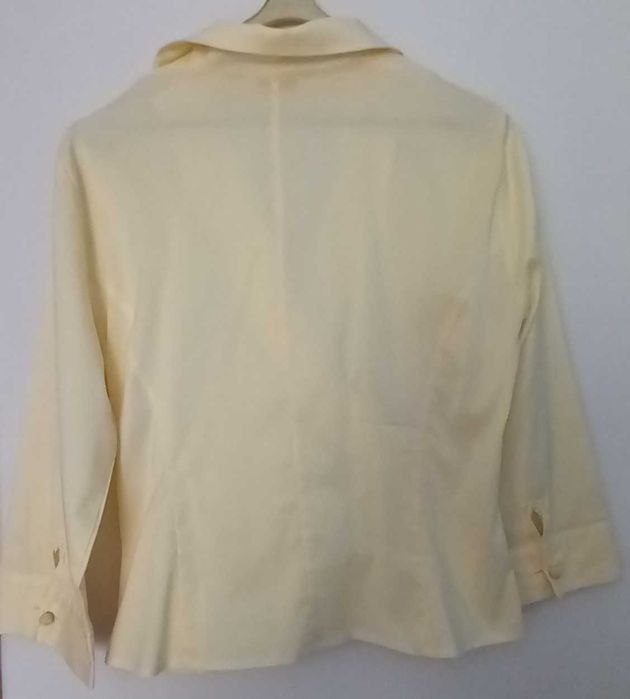 Blusa de manga curta de senhora