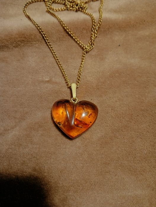 Янтарная подвеска на позолоченной цепочке СССР.