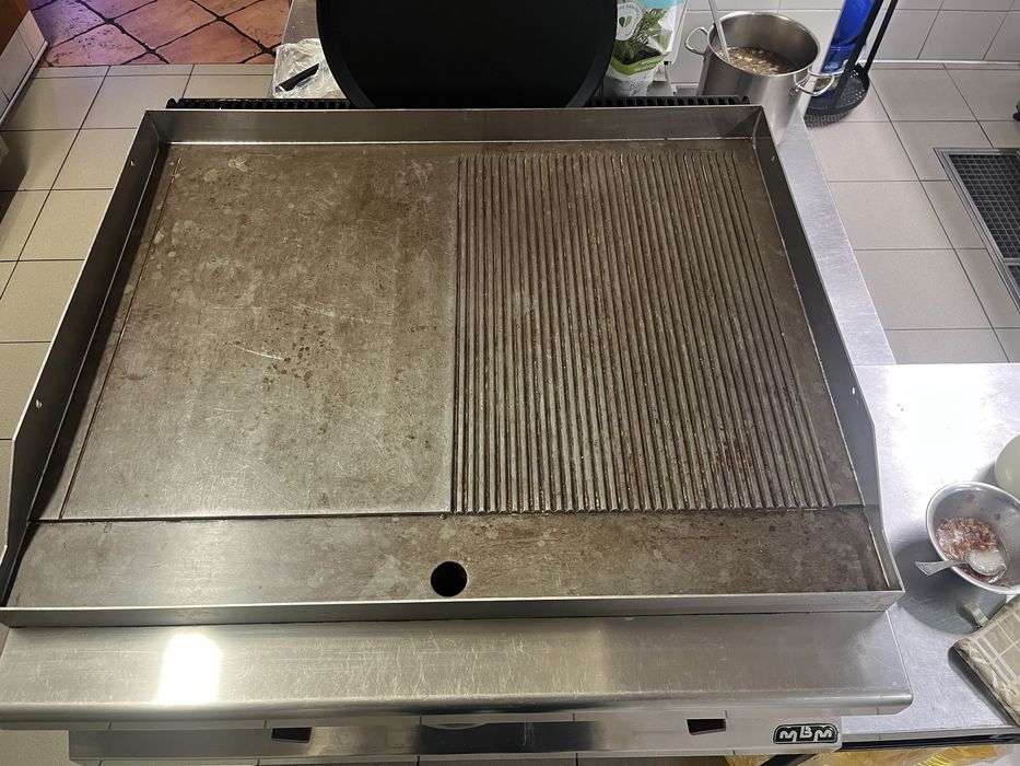 Gril elektryczny MBM linnia 900