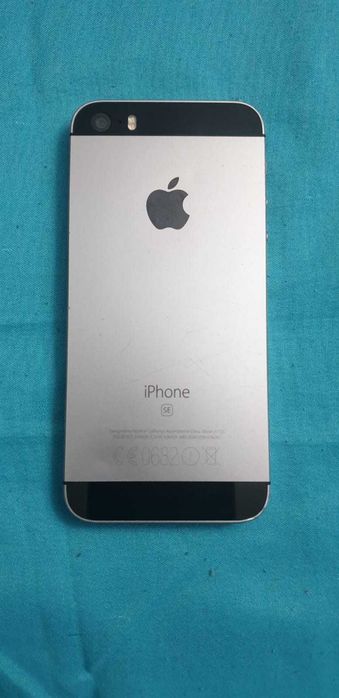 IPhone SE Impecável
