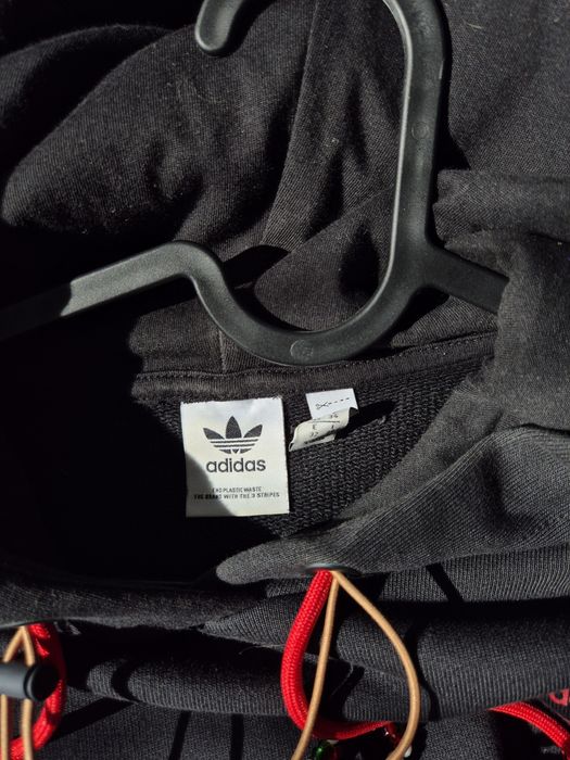 Czarna bluza z kapturem Adidas