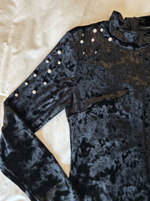 Vestido veludo com pérolas