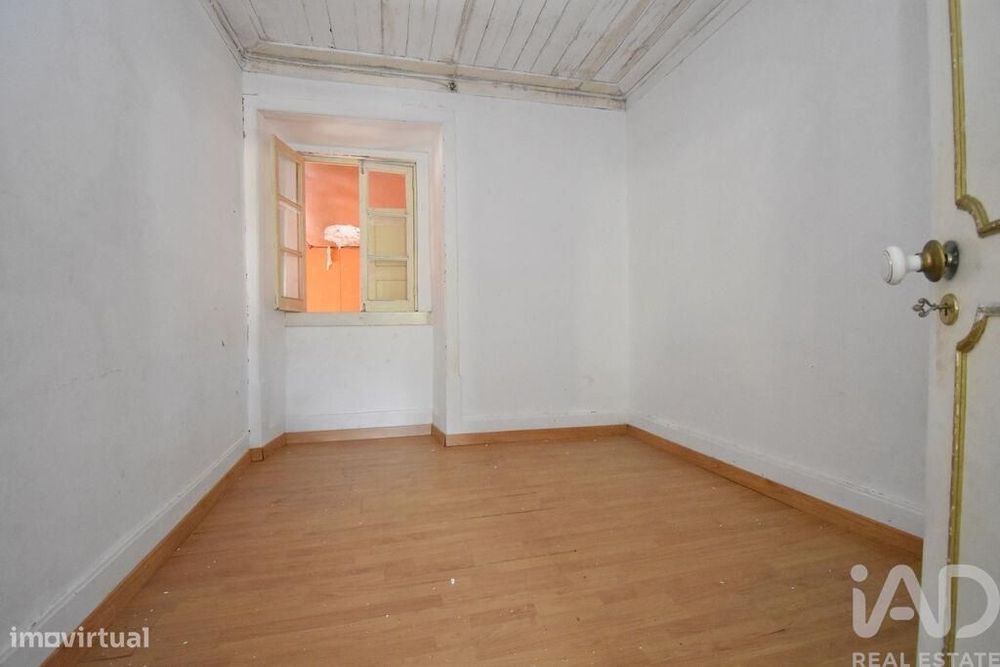 Casa tradicional T3 em Miranda do Corvo de 220,00 m2