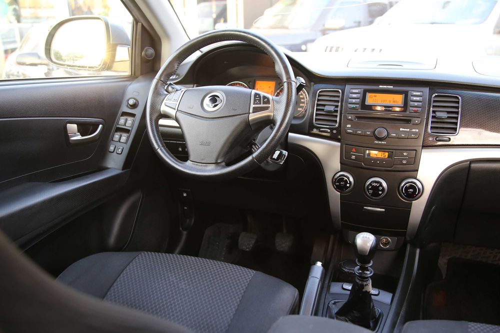 Автомобіль Ssang Yong Korando