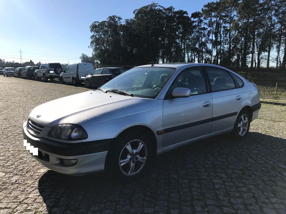 Toyota Avensis T22 1.6 110cv 5P 1999 - Para Peças