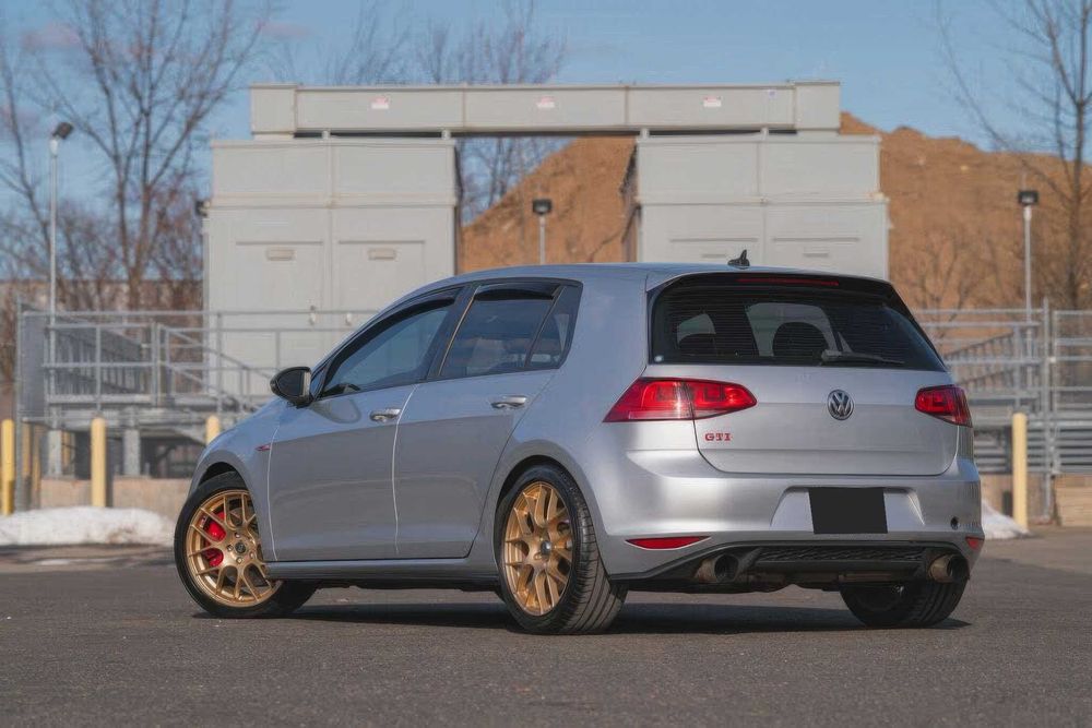 Volkswagen Golf GTI      2016