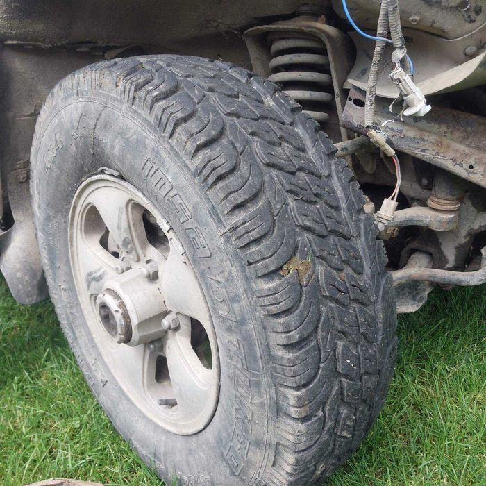 Kia retona 2.0 td, 4x4 , uszkodzona , na zmote.