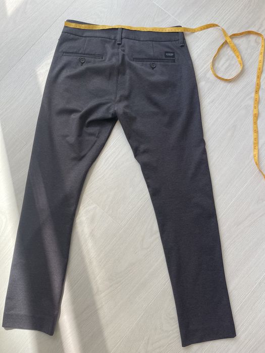 Чоловічі брюки Guess