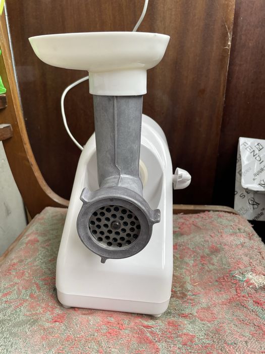 Електром’ясорубка Белвар «Помічниця» — Надійна та потужна