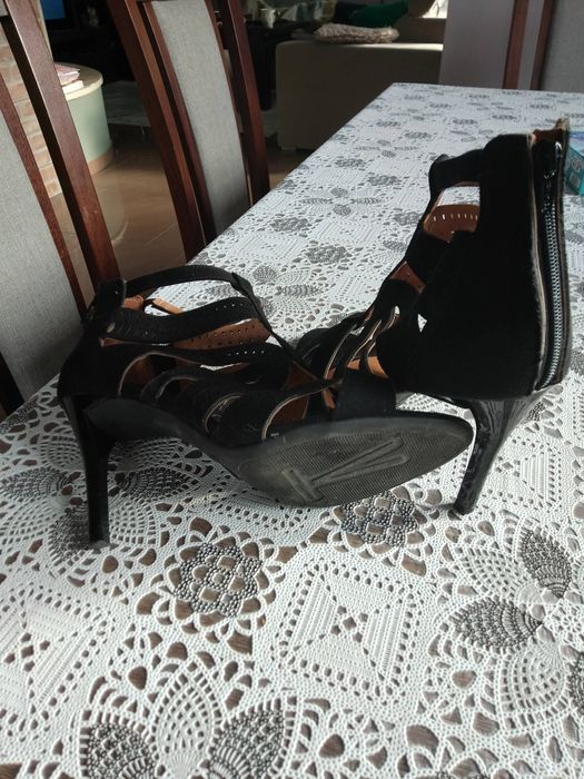 Sandały damskie szpilka