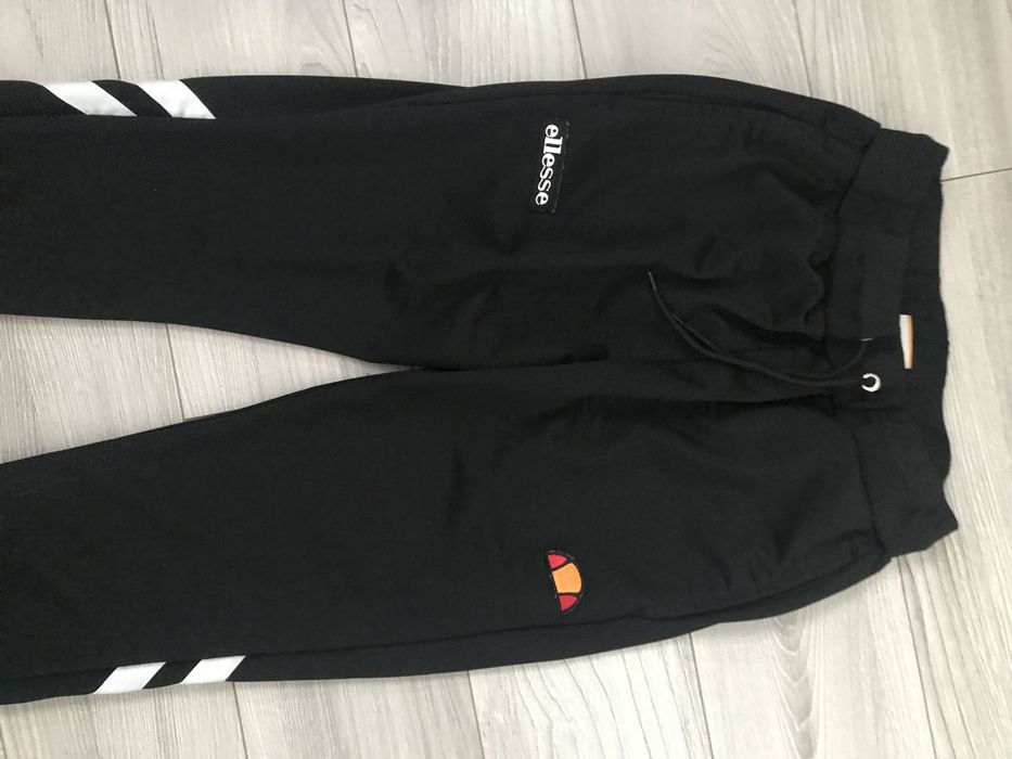 Продам жіночі спортивні штани ellesse( s розмір)