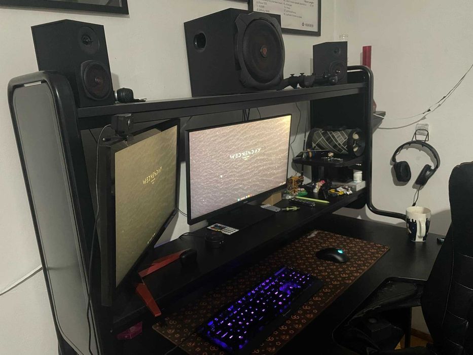 Mocny Komputer do gier + monitory