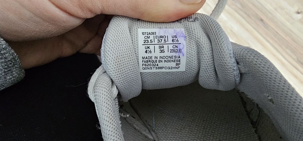 Asics gel Rocket 11 rozmiar 37.5  wkładka 23,5cm używane mało