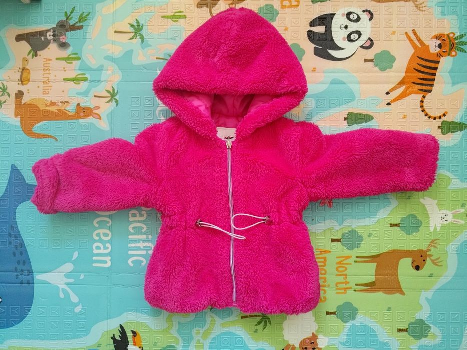 Куртка на дівчинку