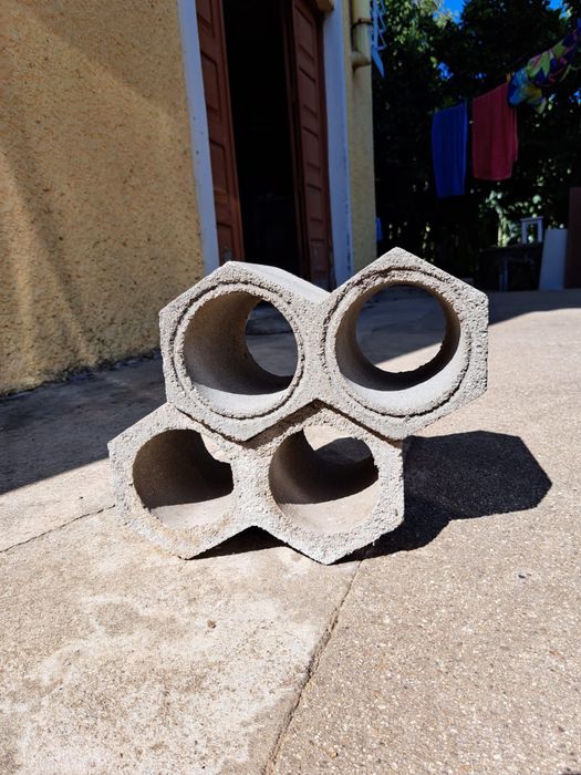 Stackable Cement Wine Racks430892691206983681