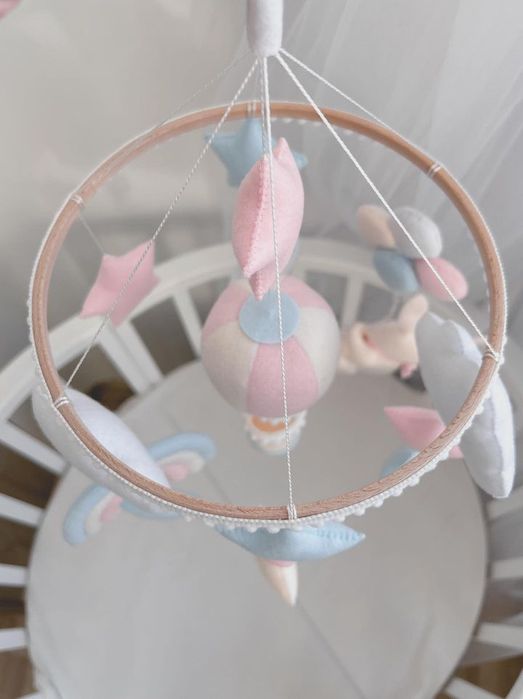 Дитячий мобіль в ідеальному стані