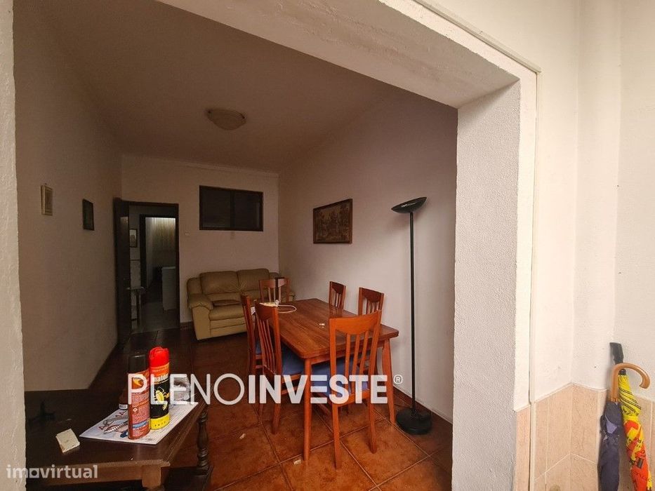 Apartamento T2 com Quintal no Laranjeiro