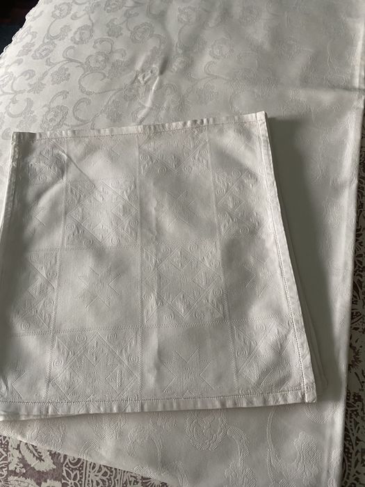 Toalha Mesa Antiga Adamascada