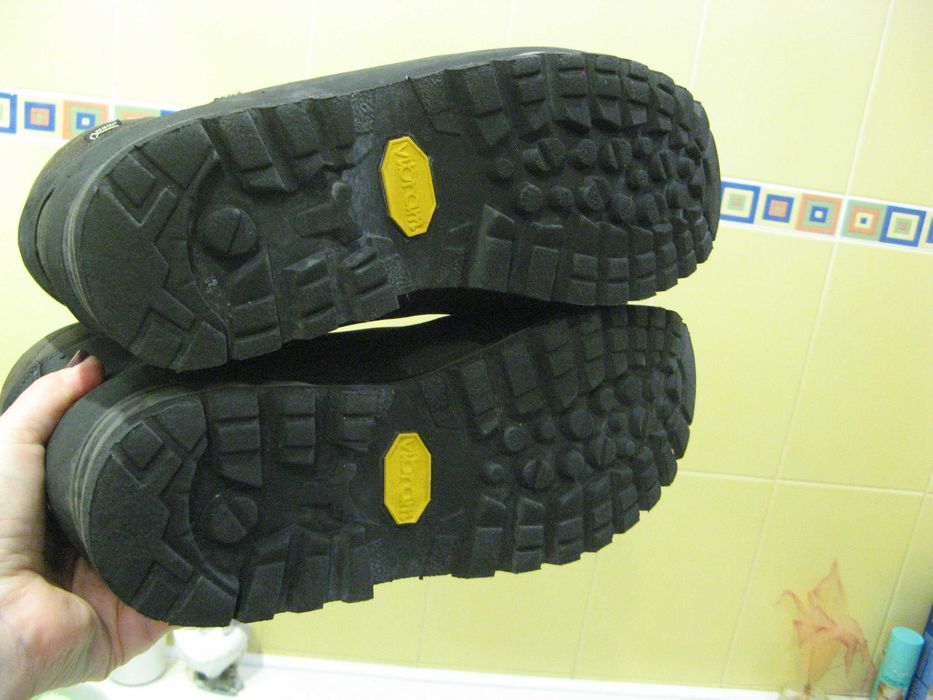 Ботинки на мембране Gore-Tex 44