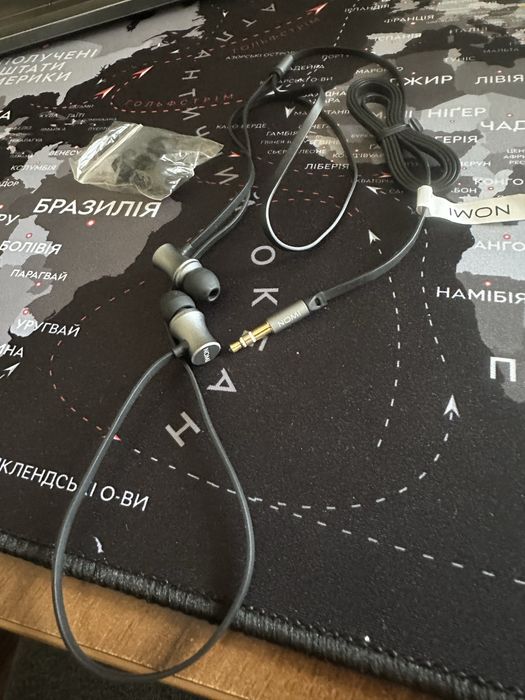 Наушники NOMI з додатковими подушечками