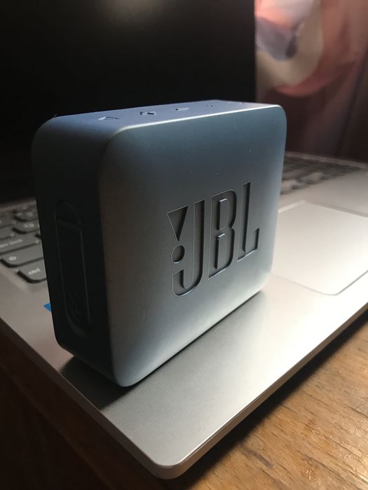 Колонка Jbl go essential
