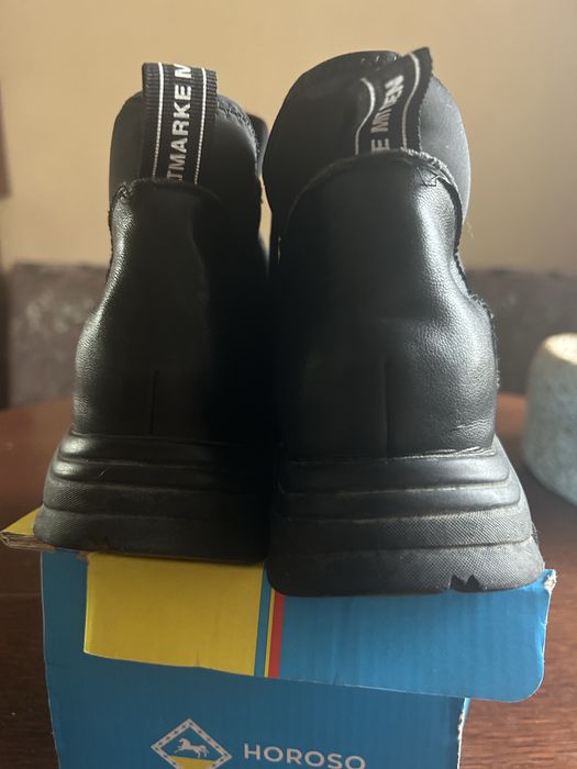 Продам кроссовки
