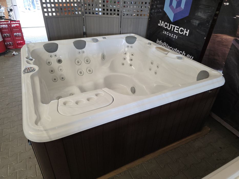 jacuzzi dzakuzi ogrodowe caloroczne 210x210 cm taras ogrod